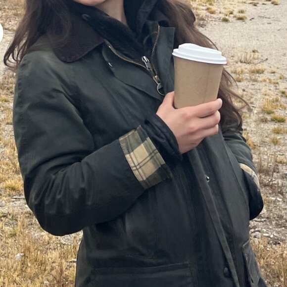 Barbour Beadnell Jacket in Sage - Picture 2 of 5